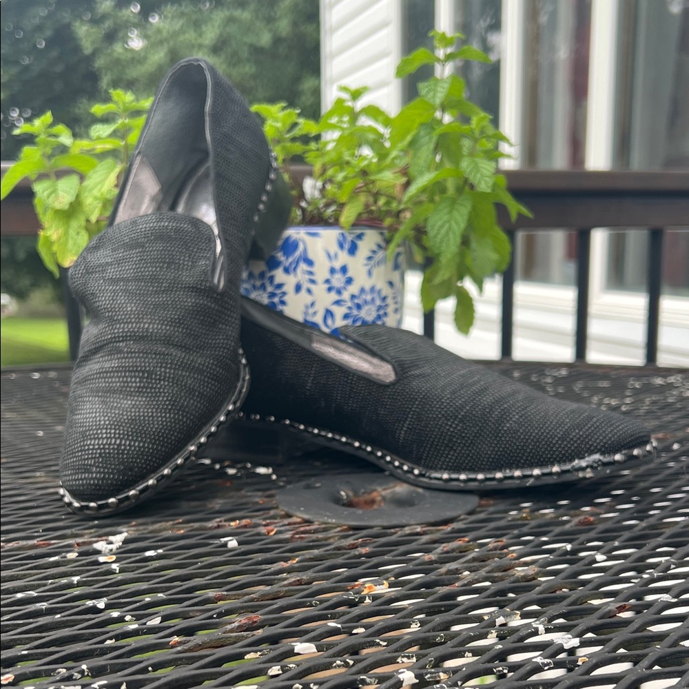 Black Slip-On Loafers with Sleek Design